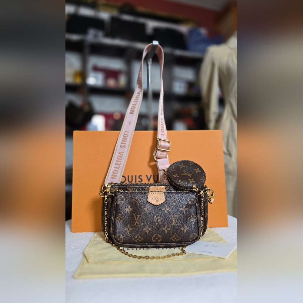 ✨️SOLD✨️Louis Vuitton Monogram Multi Pochette Accessories